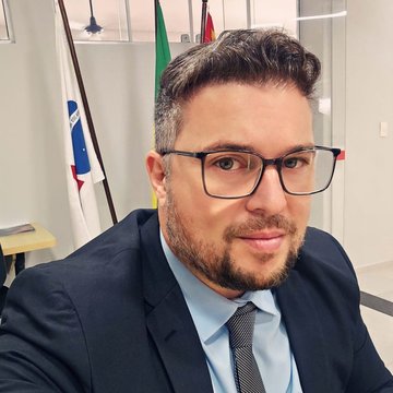 Dr. Gustavo Faria